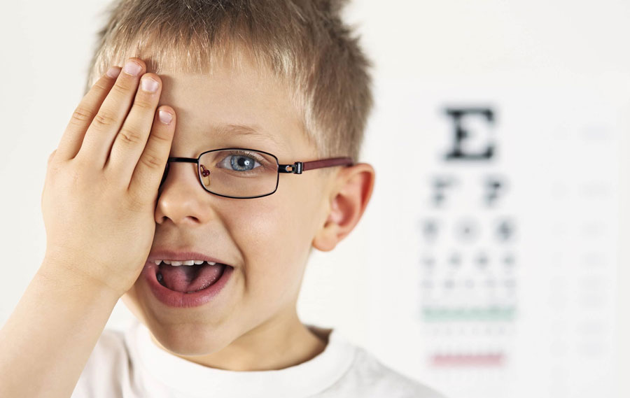 آزمایشات چشم کودکان