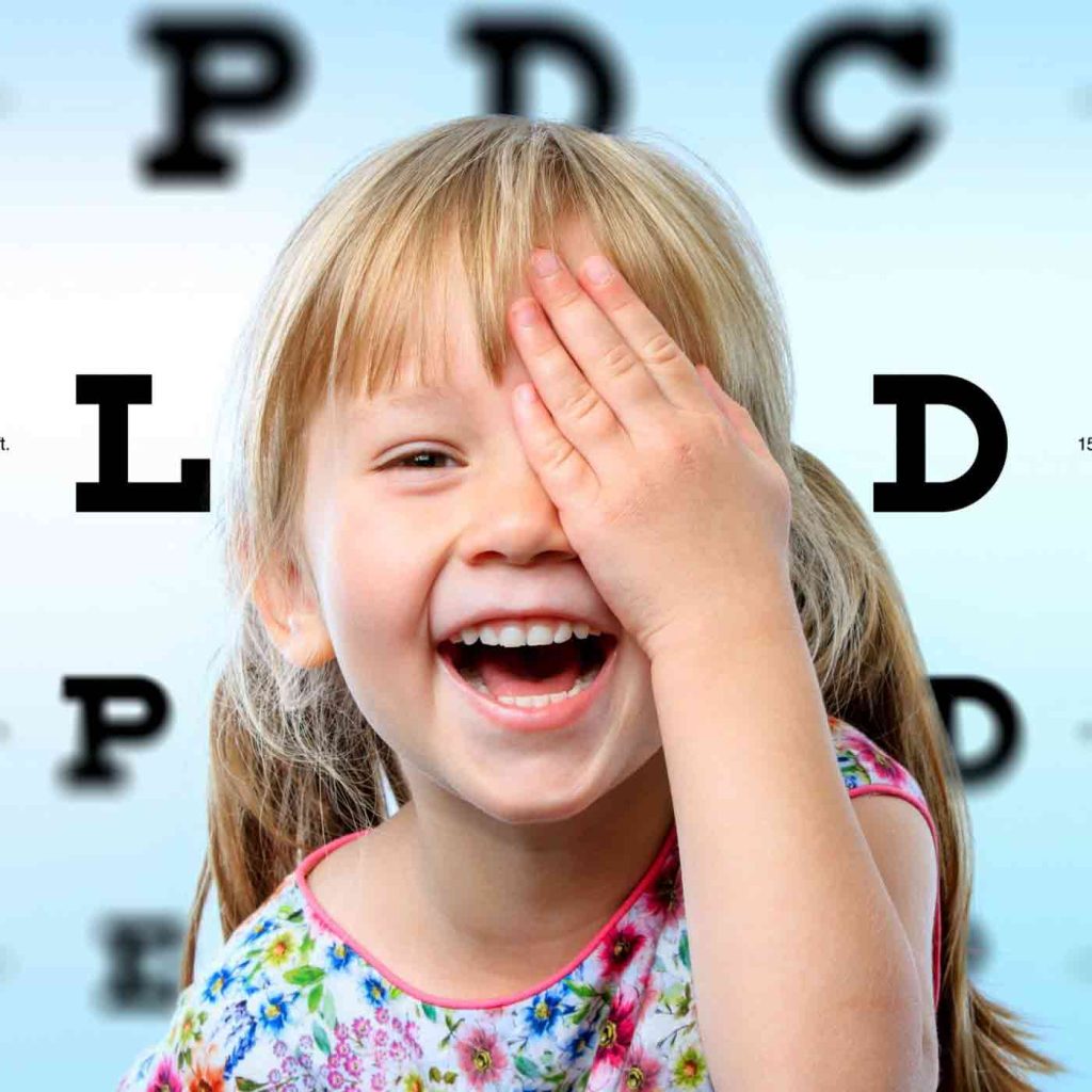 معاینه تخصصی چشم نوزاد و کودک
