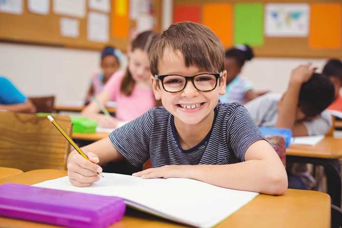 چرا کودک شما باید قبل از شروع مدرسه معاینه چشم شود؟