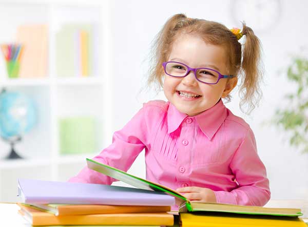 تکامل رشد بینایی در کودکان و توانایی تشخیص رنگ در آنها